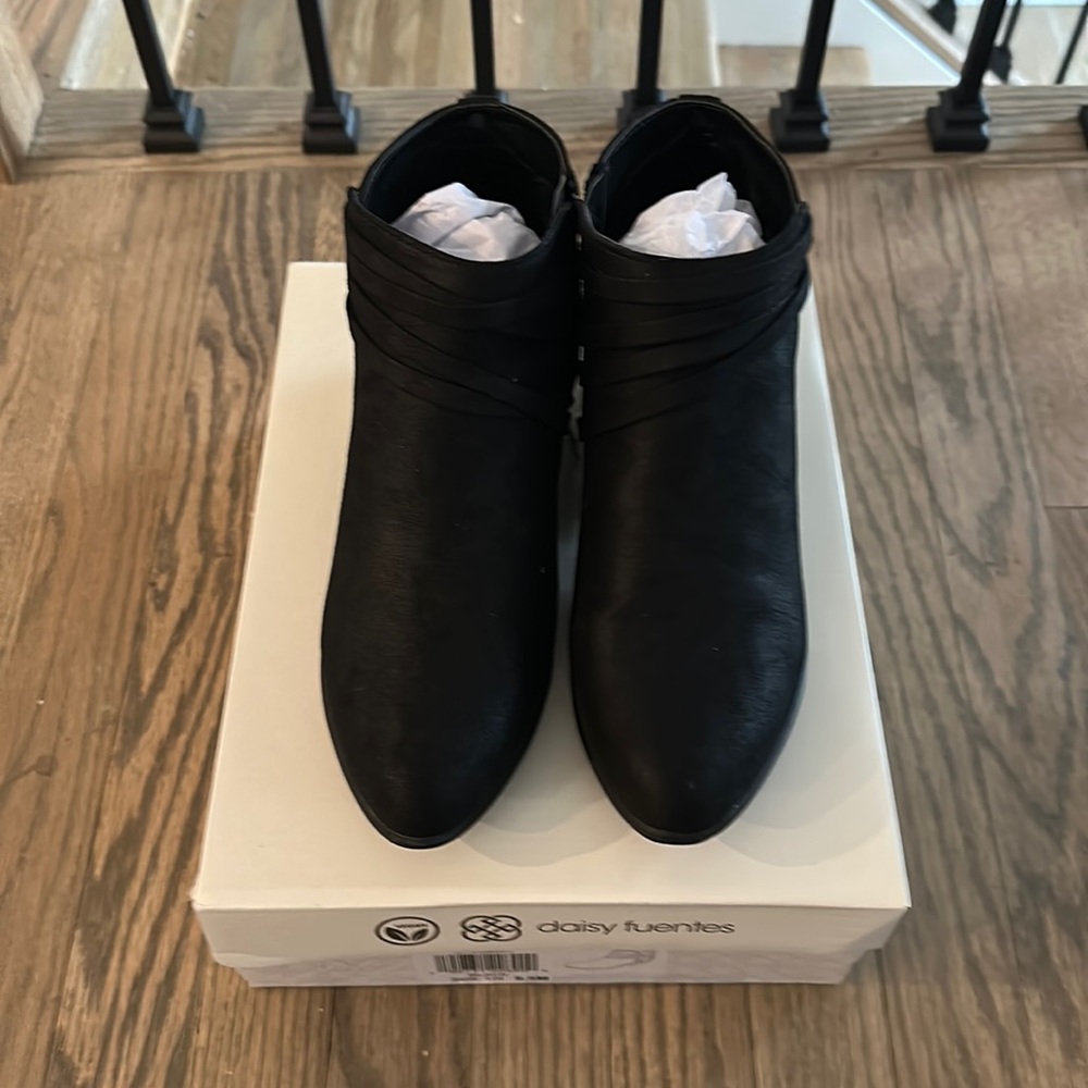 Daisy Fuentes Wilton black boots.  Brand new in box.  Size 8.5